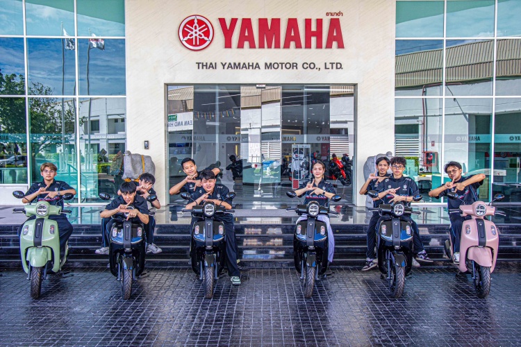 batch_S__548372522 Yamaha เสริมแกร่งนักกีฬาอีสปอร์ตปราสาทสายฟ้าต่อเนื่อง มอบรถ FAZZIO จำนวน 10 คัน