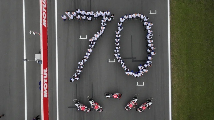 batch_S__549347339 ยามาฮ่า มอเตอร์ ฉลอง 70 ปี สุดอลังการ เผยโฉมม้าศึก M1 ลายพิเศษลุย Dutch GP สนามที่ 10 อาทิตย์นี้