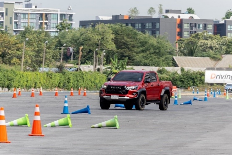 batch_Testdrive_03 TOYOTA VIP LINK มอบสิทธิพิเศษในการเข้าร่วมกิจกรรมสุดเอ็กซ์คลูซีฟแก่สมาชิก Local KOL