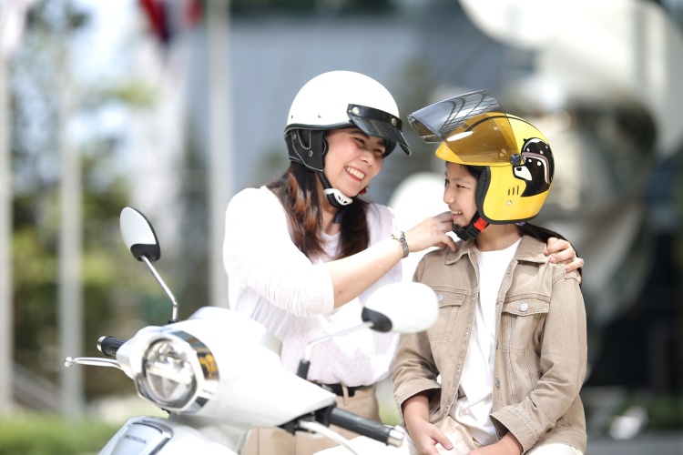 batch_The-Life-Saver-4 กรุงศรี ออโต้ แจกหมวกกันน็อกเด็ก 4,500 ใบ ในแคมเปญ The Life Saver