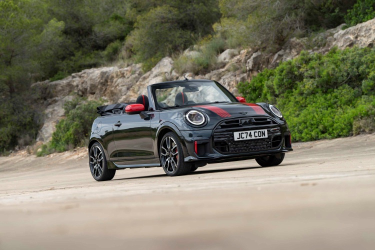 batch_The-MINI-John-Cooper-Works-Convertible-1-3 MINI ส่ง 3 รุ่นใหม่บุกตลาดไทย นำโดย New MINI Cooper SE Hightrim