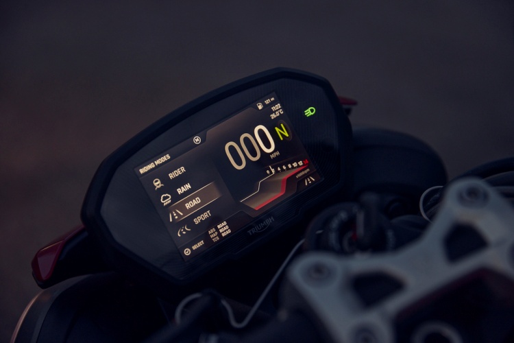 batch_ภาพประกอบ_เจาะลึก-ไทรอัมพ์-Street-Triple-765-RS-4 เจาะลึกขุมพลัง Triumph Street Triple 765 RS จากสนามแข่ง Moto2 สู่ความทรงพลังบนท้องถนน
