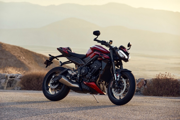batch_ภาพประกอบ_เจาะลึก-ไทรอัมพ์-Street-Triple-765-RS-9 เจาะลึกขุมพลัง Triumph Street Triple 765 RS จากสนามแข่ง Moto2 สู่ความทรงพลังบนท้องถนน