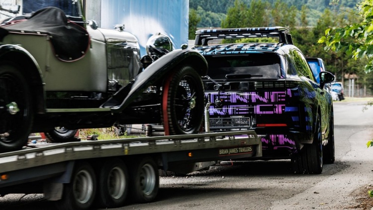 batch_04 Porsche Cayenne Electric พรางตัวทดสอบสมรรถนะและความอเนกประสงค์ก่อนเปิดตัวสู่สาธารณชน