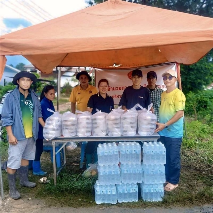 batch_1-2 มูลนิธิโตโยต้าประเทศไทย ร่วมกับมูลนิธิเอสซีจี และโรงพยาบาลสมเด็จพระยุพราชปัว ตั้งโรงครัวช่วยเหลือผู้ประสบภัยน้ำท่วม จ.น่าน