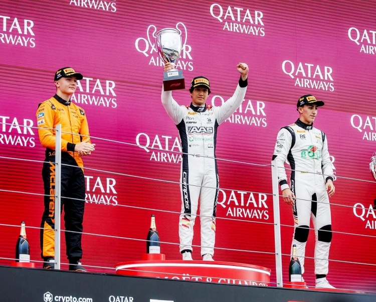 batch_17 “เติ้น ทัศนพล” นักแข่งไทยคนแรก คว้าถ้วยอันดับ 1 - FIA Formula 3 Championship 2025 Round 7