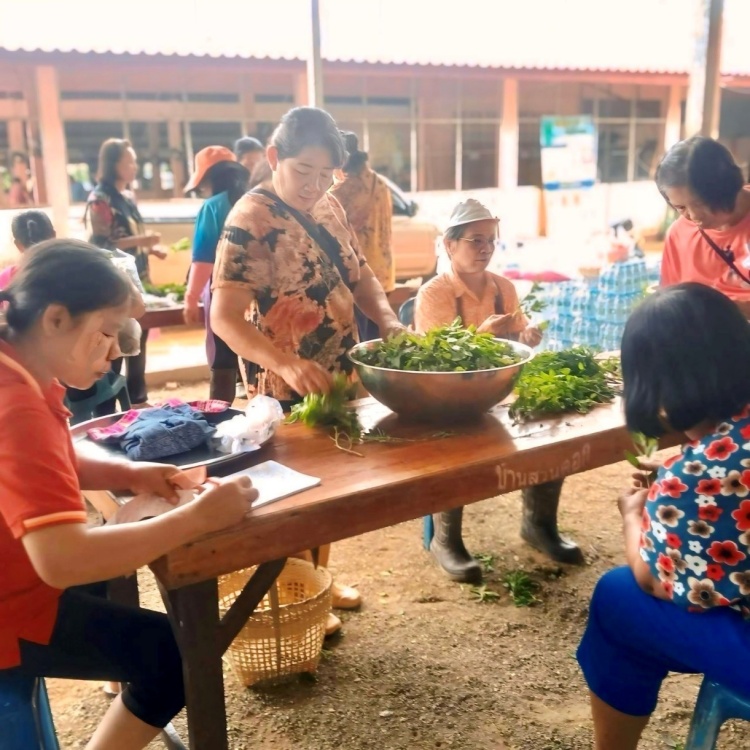 batch_5-3 มูลนิธิโตโยต้าประเทศไทย ร่วมกับมูลนิธิเอสซีจี และโรงพยาบาลสมเด็จพระยุพราชปัว ตั้งโรงครัวช่วยเหลือผู้ประสบภัยน้ำท่วม จ.น่าน