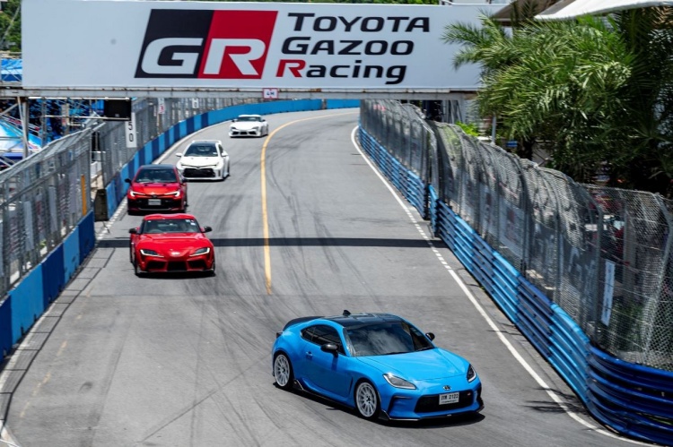 batch_Hotlap4 Toyota Gazoo Racing Thailand 2025 เปิดฉากกลางหาดบางแสนสุดระอุ