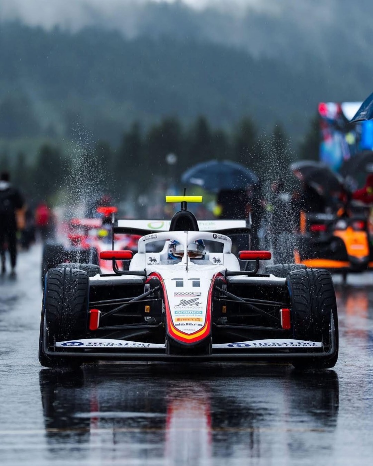 batch_LINE_ALBUM_F3-2025-Round-8-@Belgium_250730_11 “เติ้น ทัศนพล” ฟอร์มแรงไม่พัก! คว้าอันดับ 6 เก็บแต้มสำคัญในศึก FIA Formula 3 Championship 2025 – Round 8