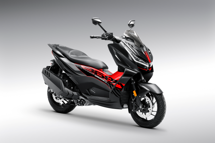 batch_LOW_Final_25ZONTES-368D-45-หน้า-ฝั่งท่อ-ดำ-แดง-RGB New ZONTES 368D ซิตี้สกู๊ตเตอร์พรีเมียมสปอร์ต 368 ซีซี เริ่ม 139,900 บาท!