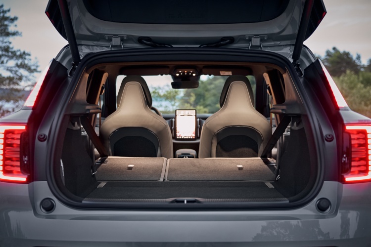 batch_MY26_EX30CC_2266 The New Volvo EX30 Cross Country สัมผัสการผจญภัยในทุกช่วงจังหวะสำคัญของชีวิต เริ่ม 1,890,000 บาท