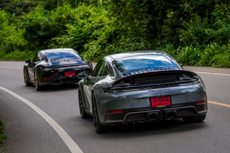 batch_Porsche-911-GTS-Media-Drive New Porsche 911 GTS T-Hybrid และ 911 Carrera สัมผัสสมรรถนะเร้าใจทุกโค้ง บนเส้นทางสุดท้าทายกลางธรรมชาติที่เชียงใหม่