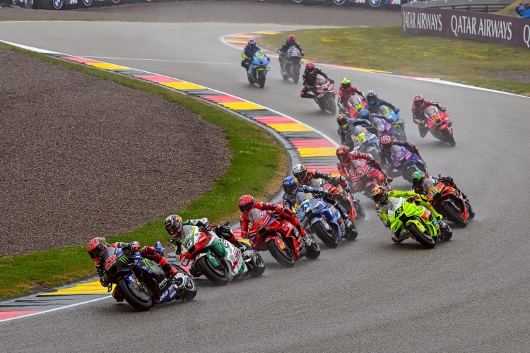 batch_S__552943626 “กวาร์ตาราโร” ผงาดโพเดียม โมโตจีพี สปรินต์ สนาม 11 ซัคเซนริง