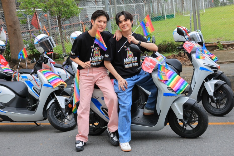 batch_Thai-Honda_Love-Pride-Parade_Pride-ride-7 ไทยฮอนด้า โชว์สปิริตขนทัพรถจักรยานยนต์ไฟฟ้า ร่วมขบวน ‘LOVE PRIDE PARADE BANGKOK 2025’
