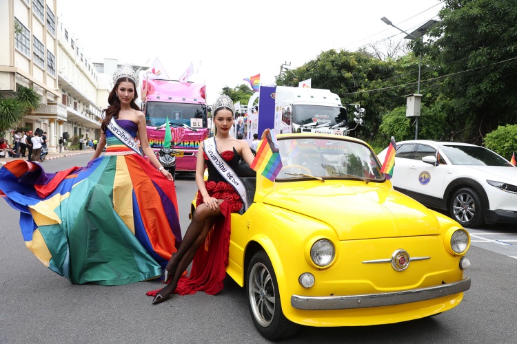 batch_VCCT-07 รถโบราณร่วมขบวน Love Pride Parade 2025