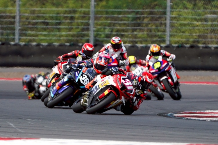 batch_17-ARRC-R2-600cc-สนาม-4 “ไฮเปค-กฤษฎา” คว้าโพเดียมอันดับ 2 ซูเปอร์สปอร์ต 600 ซีซี สนาม 4 อินโดนีเซีย