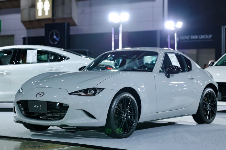 batch_20250827-Mazda-choose-2 Mazda พร้อมลุย Bangkok Auto Salon ย้อนตำนาน RX-7 ยกทัพดีเอ็นเอสายพันธุ์สปอร์ตจัดแสดงแน่นบูธ