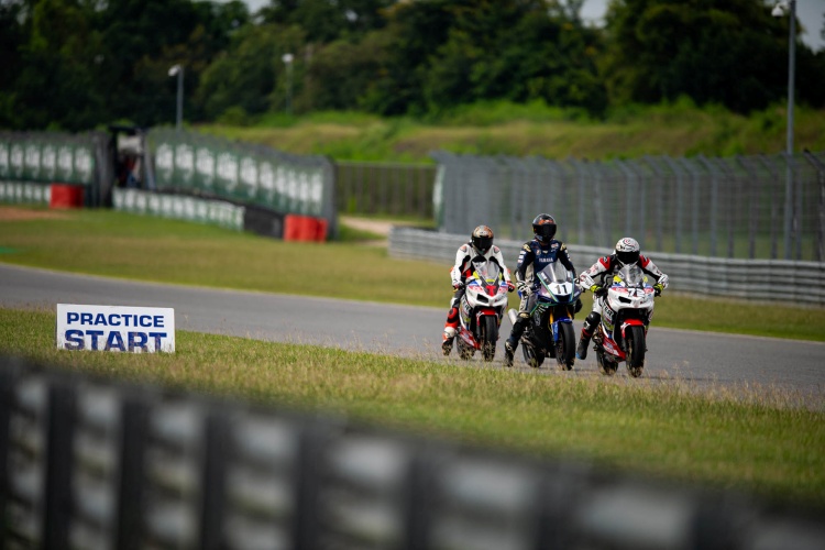 batch_7-1 กระหึ่ม! NEXZTER BRIC Superbike คัมแบ็ครันวงการมอเตอร์สปอร์ต “อภิวัฒน์-นทีธาร” ขึ้นนำวันแรก