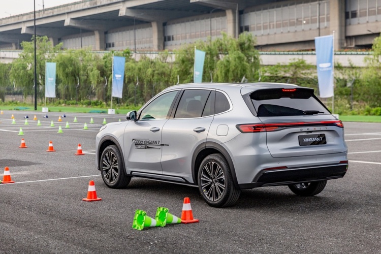 batch_GEELY-Starray-03 GEELY เปิดตัวระบบขับเคลื่อน EM Super Hybrid มาตรฐานใหม่ของระบบปลั๊กอินไฮบริด