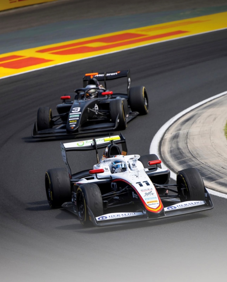 batch_IMG_2420 "เติ้น ทัศนพล" โชว์ฟอร์มแรงต่อเนื่อง ผงาดคว้าชัยครั้งที่ 2 ใน FIA - F3 ฮังกาโรริง