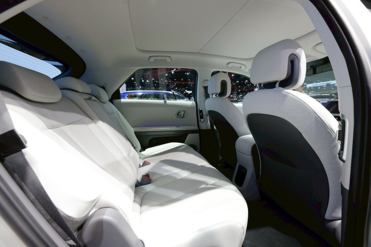 batch_IONIQ-5_7 Hyundai เปิดเกมรุกตลาด EV เต็มสูบ เป็นเจ้าของ IONIQ 5 ง่ายขึ้นด้วยส่วนลดสูงสุด 570,000 บาท