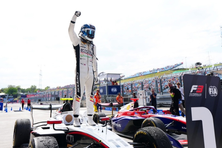 batch_LINE_ALBUM_F3-2025-Round-9-@Budapest-Hungary_250802_20 "เติ้น ทัศนพล" โชว์ฟอร์มแรงต่อเนื่อง ผงาดคว้าชัยครั้งที่ 2 ใน FIA - F3 ฮังกาโรริง