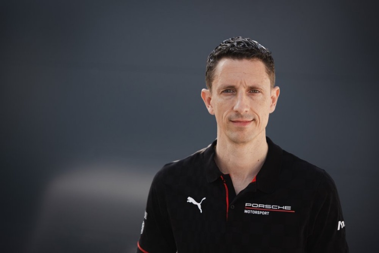 batch_Michael-Dreiser-Director-Sales-Porsche-Motorsport New Porsche 911 Cup สมรรถนะเหนือชั้นยิ่งขึ้นสำหรับรถแข่งวันเมครุ่นยอดนิยม