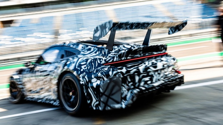 batch_Porsche-911-Cup-992.2-Development-Car New Porsche 911 Cup สมรรถนะเหนือชั้นยิ่งขึ้นสำหรับรถแข่งวันเมครุ่นยอดนิยม