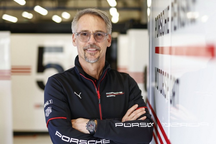 batch_Thomas-Laudenbach-Vice-President-Porsche-Motorsport New Porsche 911 Cup สมรรถนะเหนือชั้นยิ่งขึ้นสำหรับรถแข่งวันเมครุ่นยอดนิยม