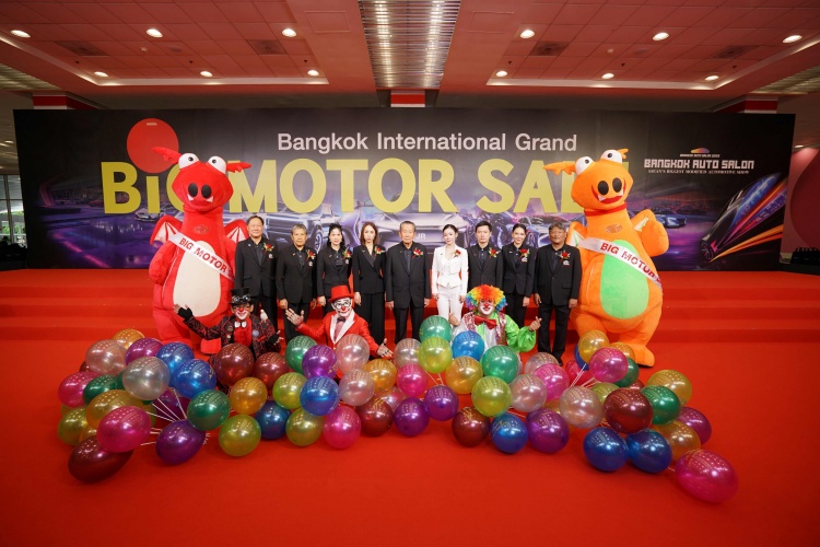 batch_จรวย-ขันมณี-พร้อมด้วยคณะกรรมการอำนวยการจัดงาน_re BIG MOTOR SALE 2025 สร้างปรากฎการณ์ 10  วันแห่งความสุข ดันเศรษฐกิจไทยเติบโตช่วงกลางปี