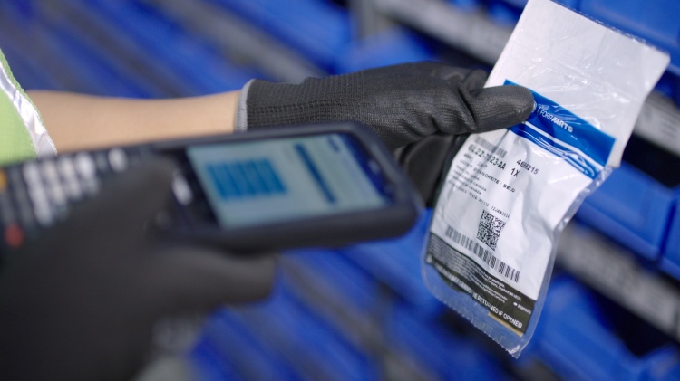 batch_ศูนย์กระจายอะไหล่ฟอร์ด_ระบบสแกนบาร์โค้ด Ford ชูศักยภาพโดดเด่นของศูนย์กระจายอะไหล่แห่งใหม่ ตอกย้ำความมั่นใจบริการหลังการขาย