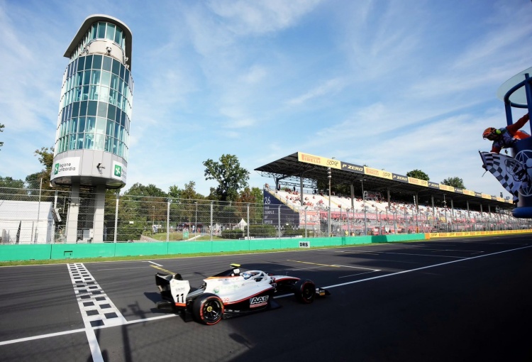 BAB5C61 "เติ้น ทัศนพล" ปิดฉากฤดูกาลแข่งสุดยิ่งใหญ่ คว้าแชมป์เป็นสนามที่ 3 ใน FIA Formula 3 @ มอนซา, อิตาลี