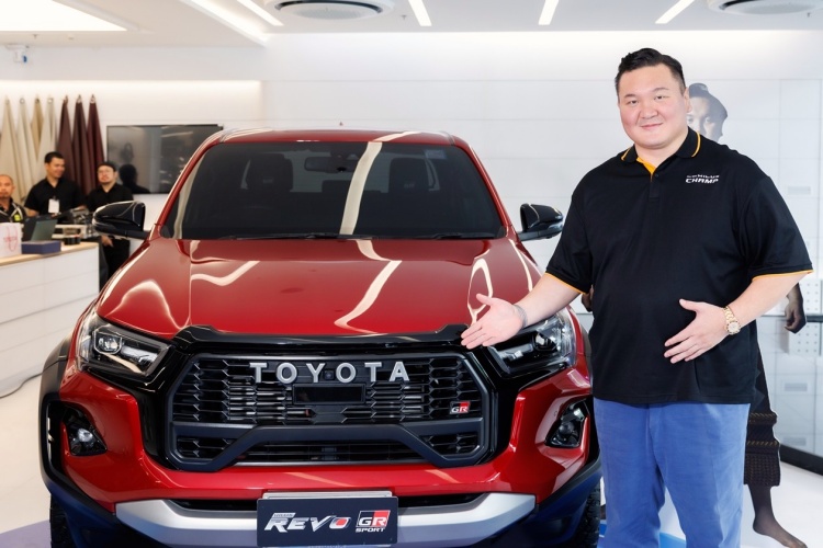 batch_04_Mr.Hakuho-Sho-visit-Toyota-motor-thailand Toyota ต้อนรับตำนานแห่งนักซูโม่ชื่อดัง เยือน Toyota Alive