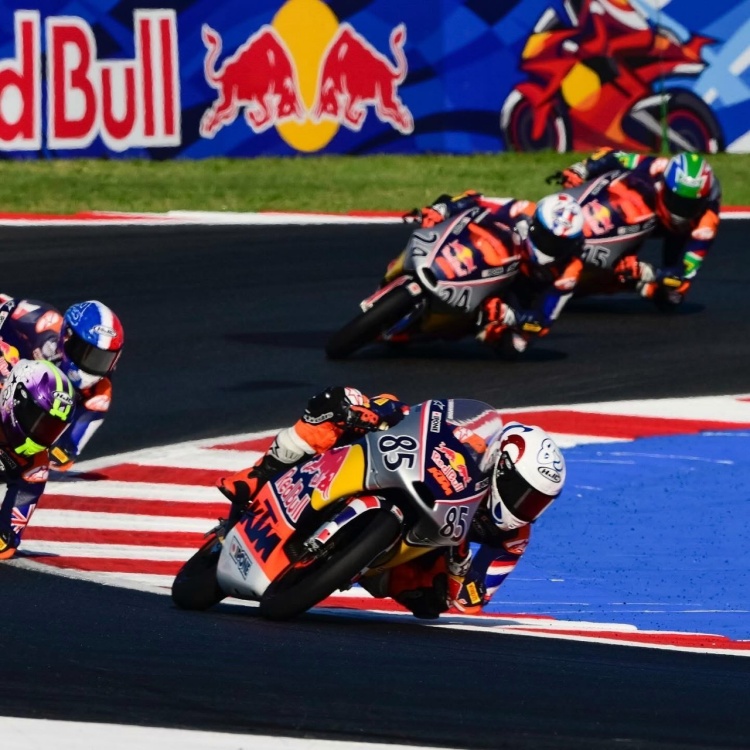 batch_1-ปิดฤดูกาล-รุกกีส์-คัพ-น้องไม้คิว "ไม้คิว-เกียรติศักดิ์” เก็บคะแนนส่งท้าย ปิดฤดูกาล กวาด 58 แต้ม ศึก เรดบูล โมโตจีพี รุกกีส์ คัพ 2025