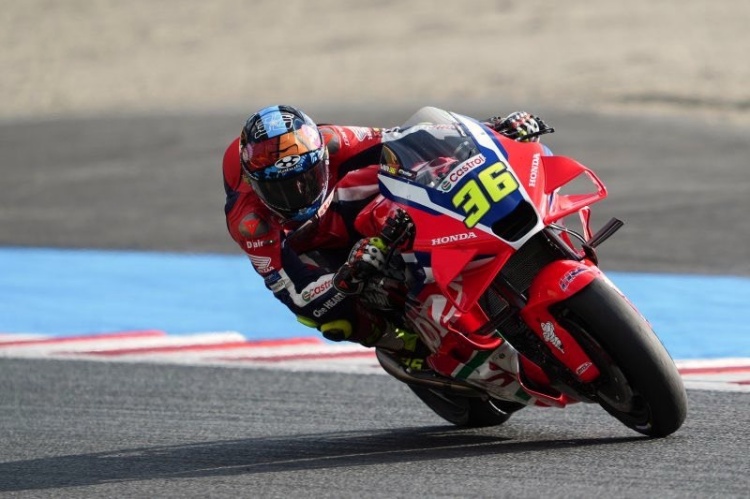 batch_1-รวม-MotoGP-สนาม-17 "เมียร์" ปลดล็อค! คว้าโพเดียมแรกกับฮอนด้า "ก้อง-สมเกียรติ" สู้สุดมันส์สะสมแต้ม โมโตจีพี ญี่ปุ่น