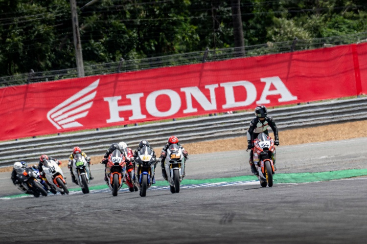 batch_14.ss250_No.54-ศักดิ์ชัย-2 NEXZTER BRIC Superbike ดวลเดือด! "แสตมป์" คว้าชัยรุ่นใหญ่ “เบนซ์ เรซซิ่ง” ผงาดแชมป์สนาม 3