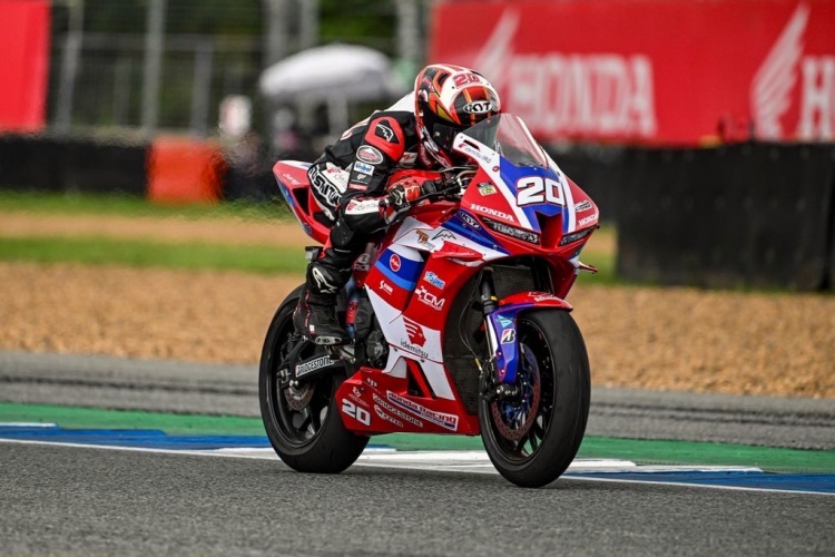 batch_4-ข่าวคลอลิฟาย-BRIC “ไฮเปค-กฤษฎา” คว้าโพลโพซิชั่น รุ่นซูเปอร์สปอร์ต 600 เดินหน้าล่าชัย NEXZTER BRIC Superbike 2025 สนาม 3