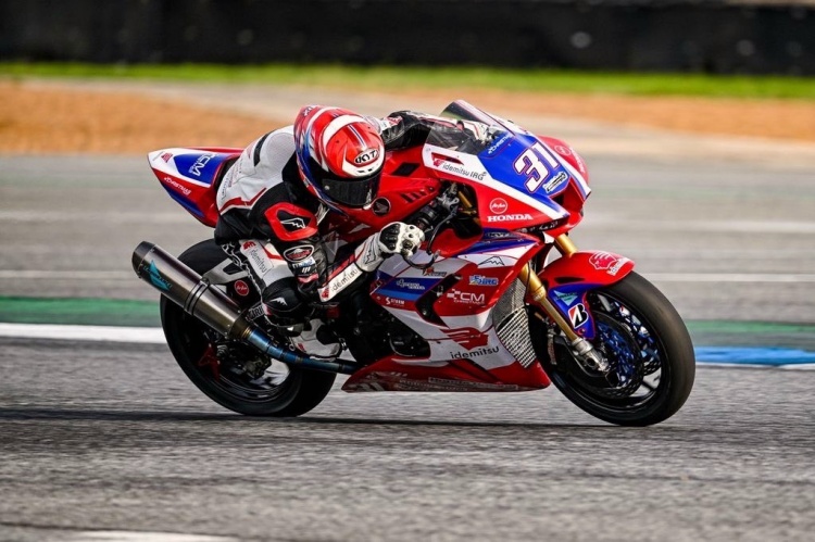 batch_8-ข่าวคลอลิฟาย-BRIC “ไฮเปค-กฤษฎา” คว้าโพลโพซิชั่น รุ่นซูเปอร์สปอร์ต 600 เดินหน้าล่าชัย NEXZTER BRIC Superbike 2025 สนาม 3