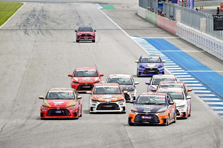 batch_Ativ-Lady1 แข่งเดือด ลุ้นมันส์ กับ Toyota Gazoo Racing Thailand 2025 สนามที่ 3 - 4 จ.บุรีรัมย์ และ Hilux REVO Racing Mania 2025 สนาม 2