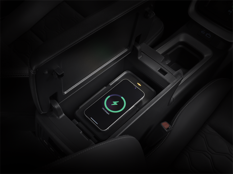 batch_Wireless-charger NEW TOYOTA INNOVA ZENIX “WE TIME BEGINS” เพิ่มชุดตกแต่งด้านนอก และอุปกรณ์อำนวยความสะดวกครบครัน