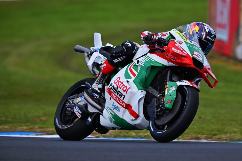 batch_3-ข่าว-สปรินซ์เรซ-MotoGP3-และ-คลอลิฟาย-1024x683 “ซาร์โก” คว้าแต้ม โมโตจีพี สปรินต์เรซ “ก้อง-สมเกียรติ” เข้าป้ายอันดับ 17 เซปังฯ