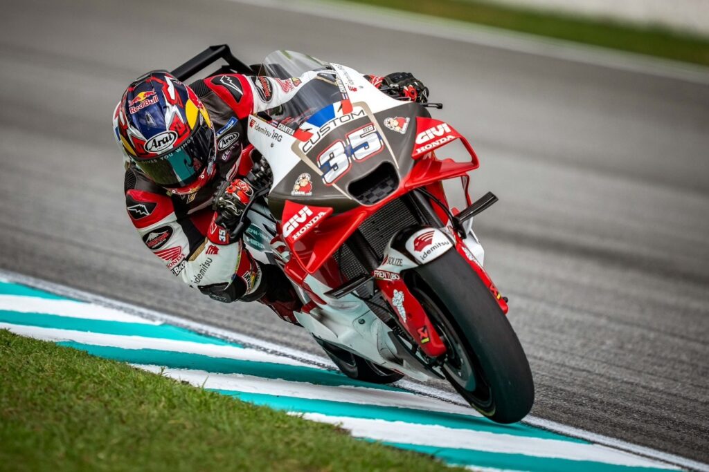 batch_4-ข่าว-สปรินซ์เรซ-MotoGP3-และ-คลอลิฟาย-1024x683 “ซาร์โก” คว้าแต้ม โมโตจีพี สปรินต์เรซ “ก้อง-สมเกียรติ” เข้าป้ายอันดับ 17 เซปังฯ