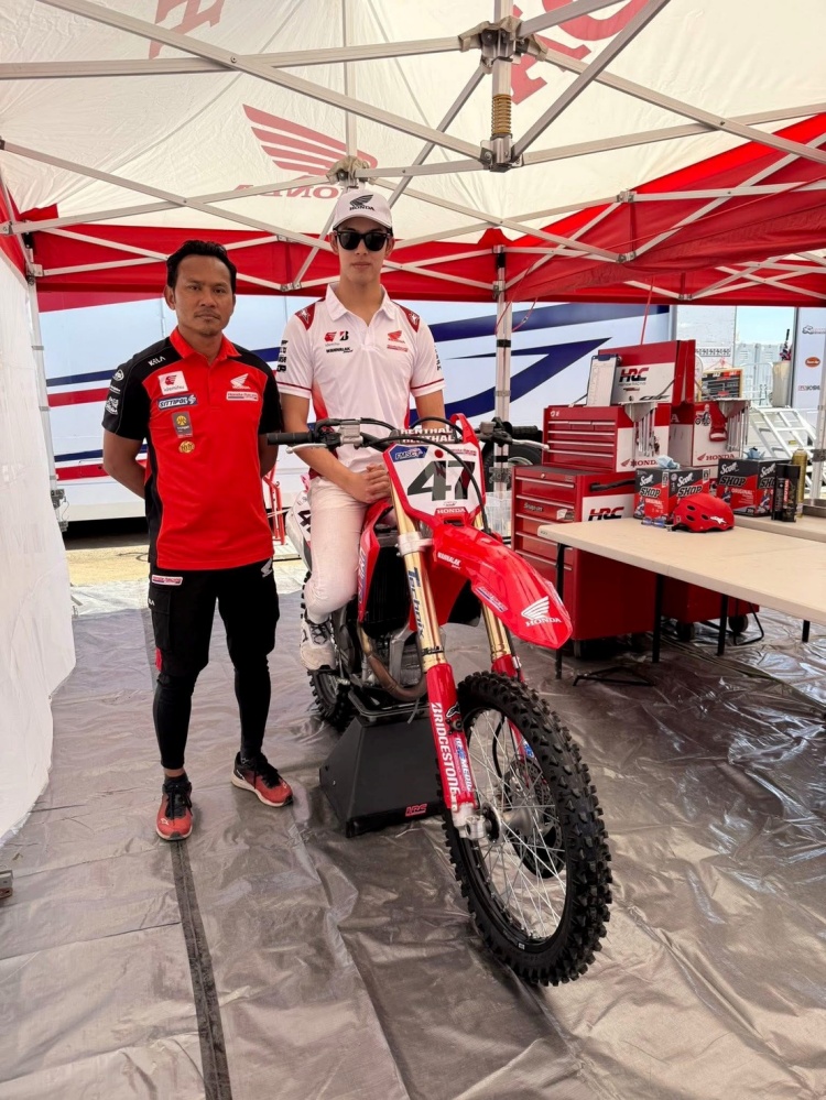 batch_6-ข่าวAll-Japan-Motorcross-นีโม่-จิรัฎฐ์-คว้าที่2 “นีโม่-จิรัฎฐ์” คว้าโพเดียมแรกในศึก All Japan Motocross Championship สนามที่ 6