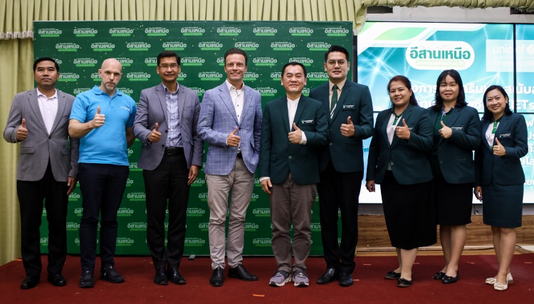 batch_BMW-UNICEF-school-visit-7 บีเอ็มดับเบิลยู ร่วมกับยูนิเซฟ ลงพื้นที่ติดตามโครงการนำร่องพัฒนาศักยภาพเยาวชนผู้ด้อยโอกาสในจังหวัดอุดรธานี