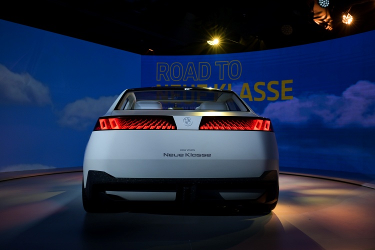 batch_BMW-Vision-Neue-Klasse-1030 BMW Vision Neue Klasse ชวนแฟน ๆ ชาวไทย ร่วมสัมผัสอนาคตโลกยานยนต์ที่ชาญฉลาดและยั่งยืน