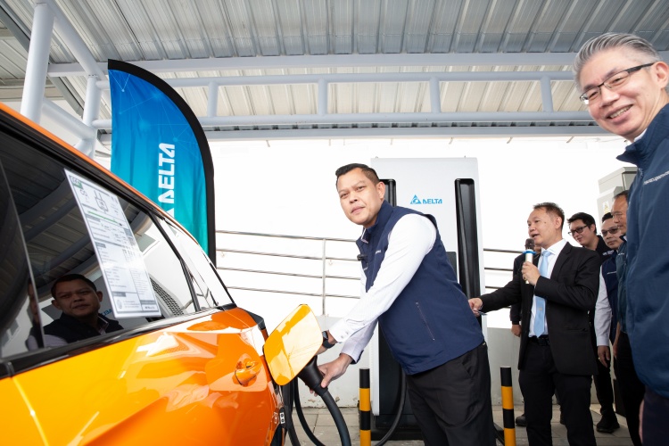 batch_Delta-Electronics-Thailand-Powers-ATTRIC-with-Advanced-EV-Charging-to-Accelerate-Thailands-Clean-Mobility-Future-4 Delta ส่งมอบสถานีชาร์จรถยนต์ไฟฟ้าขั้นสูง เพื่อสนับสนุนเทคโนโลยีพลังงานสะอาดในศูนย์ทดสอบ ATTRIC