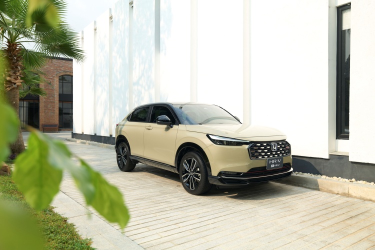 batch_Honda-HR-V-eHEV_Sand-Khaki Honda Pro OH! MY GOOOOOD PLUS+โปรใหม่ จัดใหญ่เต็ม MAX ส่งท้ายปี