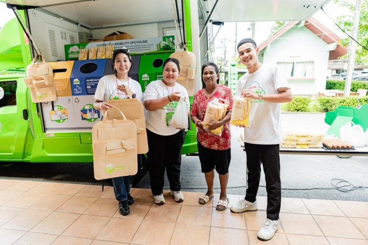 batch_IMG_1907 “รถ เปลี่ยน โลก” By...Toyota ชวนแยกขยะรับข้าวหอมมะลิ ปลูกฝังรักษาสิ่งแวดล้อมอย่างยั่งยืน