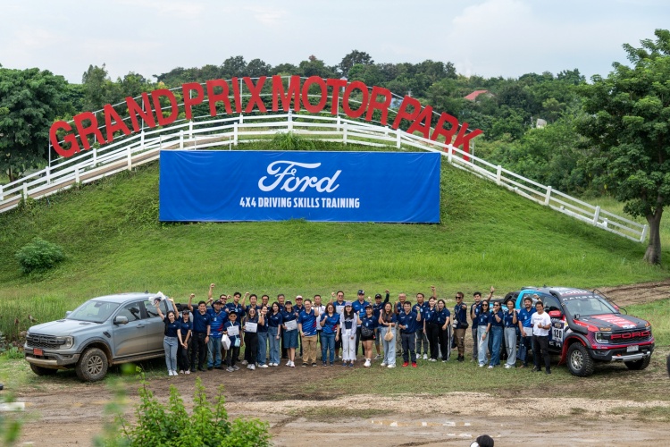 batch_ลูกค้าร่วมกิจกรรม-Ford-4x4-Driving-Skills-Training-2025 Ford จัดฝึกขับขี่ออฟโรด ลุย 10 สถานีสุดเร้าใจแก่ลูกค้ารถฟอร์ด ในการแข่ง TRRC ที่กาญจนบุรี