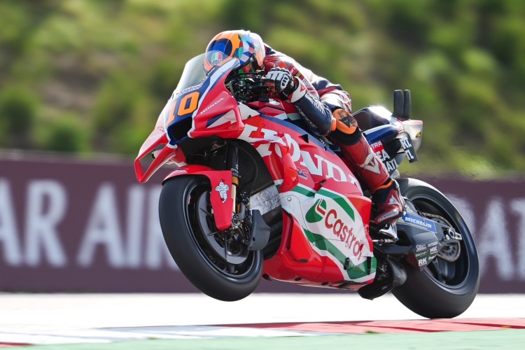 batch_10-ข่าว-MotoGP-สนาม-21 “ซาร์โก” โชว์ฟอร์มมั่นใจคว้าอันดับ 9 “ก้อง-สมเกียรติ” บิดคันเร่งเต็มที่ จบเรซที่ 17 โมโตจีพี โปรตุเกส